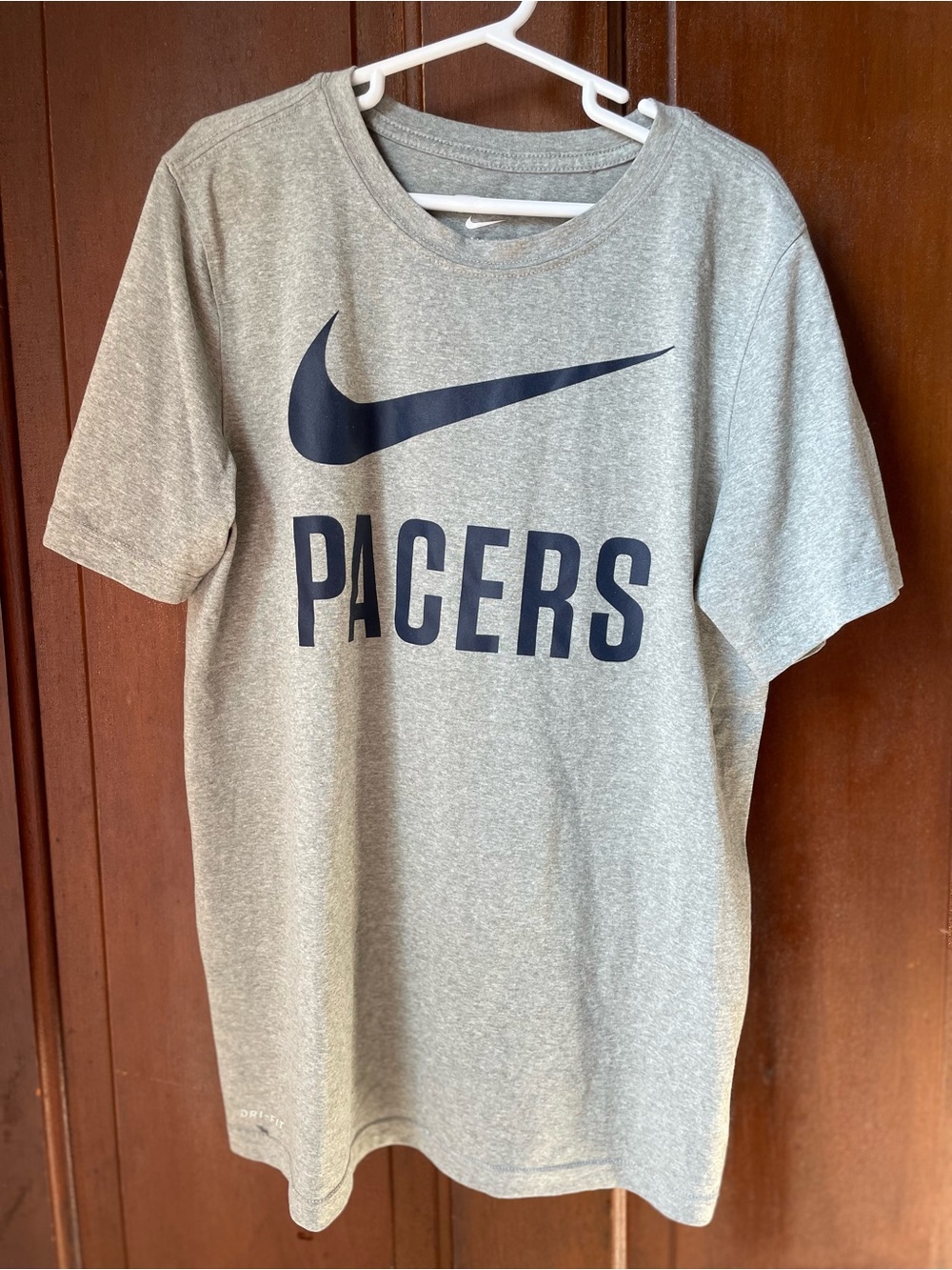 Nike boys medium short sleeve gray Indiana Pacers athletic shirt